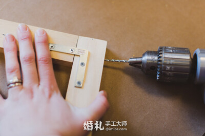 [爱喵君推荐]婚品DIY,优雅巴黎范纱窗婚照背景板 更多:http://www.imior.com/goods/show?gid=3794