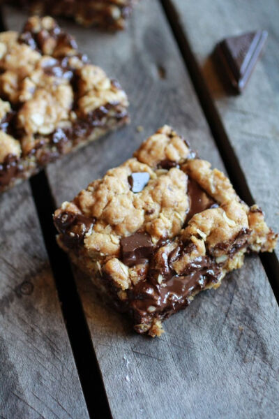 Dark Chocolate Chunk Oatmeal Cookie Bars