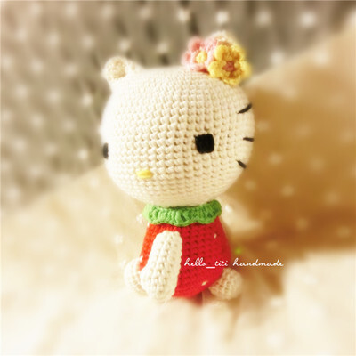 草莓hello kitty 凯蒂猫