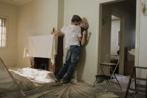 《返老还童》  我知道这世上有人在等我，尽管我不知道我在等谁。但是因为这样，我每天都非常快乐。