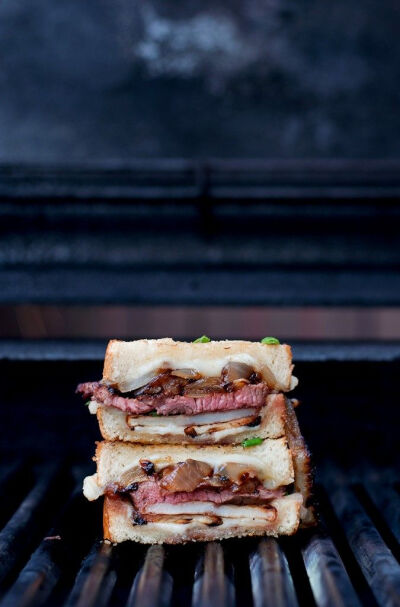 Steak &amp;amp; Potato Barbecued Grilled Cheese