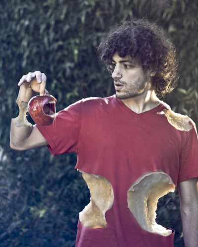 多层叠加的方法打造出的视觉效果，打破常规、妙趣横生的创意摄影作品。| 来自阿根廷 Buenos Aires 的艺术系学生 Martín De Pasquale。