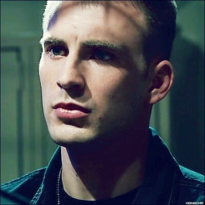 #A thousand times of Chris Evans#[154/1000]2008 Street Kings#ChrisEvans0613生日快乐#【http://t.cn/Rvfupdx