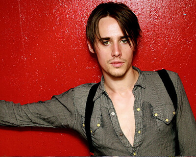 Reeve Carney