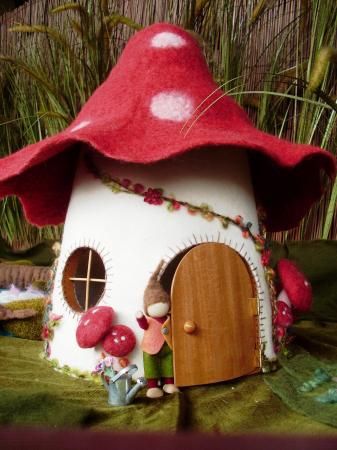 Felt mushroom house