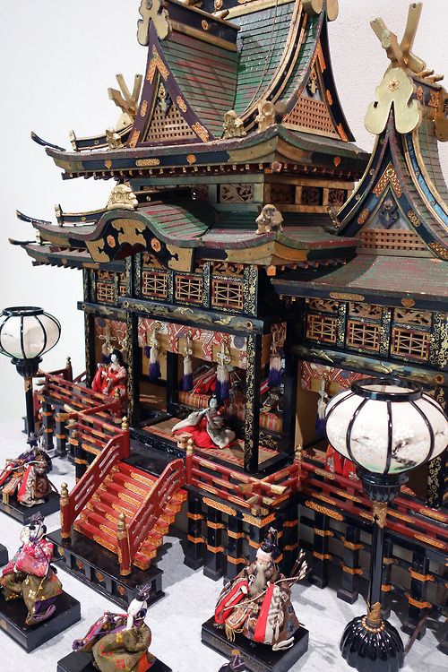 Massive Japanese dollhouse...see, miniatures can be massive.