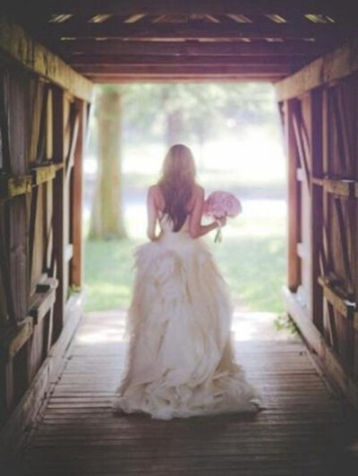 在最适合的年龄穿上最美的婚纱嫁给最稳妥的人