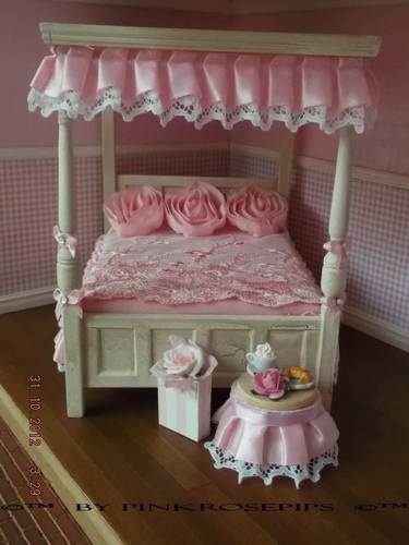 shabby chic dolls house furniture 1/12 ooak four poster bed, lace, cushions.rose