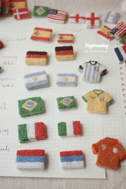 羊毛毡#2014世界杯# 系列。国旗，球衣，小足球。