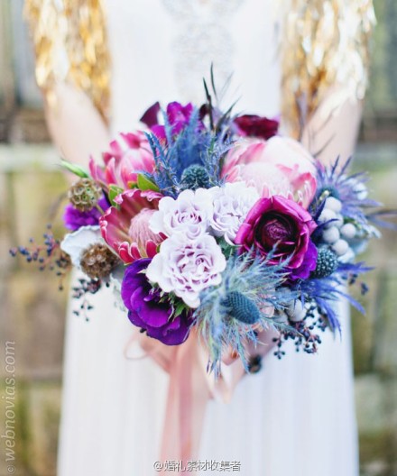 #手捧花# 蓝色元素的手捧花。 详细链接: |蓝色元素的手捧花 By @婚礼素材收集者