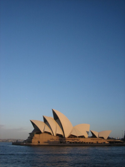 Sydney Opera House X J?rn Utzon