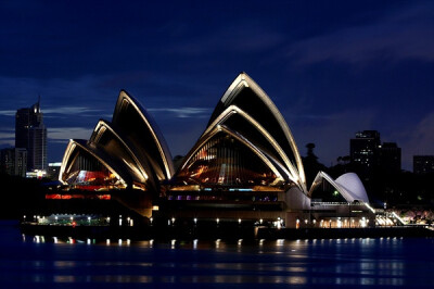 Sydney Opera House X J?rn Utzon