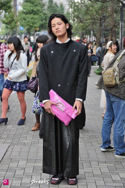 RYUKI KASHIYAMA Shibuya, Tokyo AUTUMN 2013, GUYS Kjeld Duits STUDENT, 18 Coat – Issey Miyake Skirt – N/A Shoes – Raf Simons ryukik8576 @ twitter Bookmark and Share