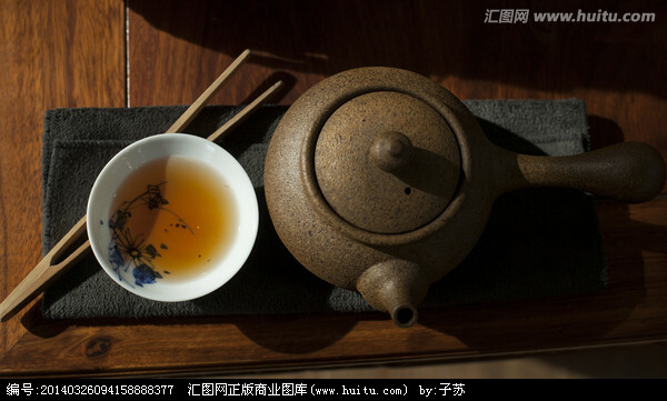 紫砂 茶叶 茶杯 茶水 茶台