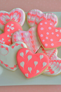 Sugar Cookie Hearts » Pennies on a Platter I love pretty cookies, but I get overwhelmed by too many steps. These are pretty AND look easy.