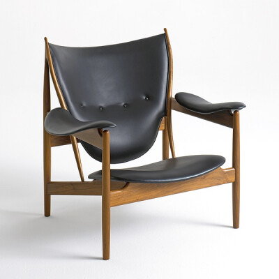 Finn Juhl最著名的作品，1949年作品Chieftains Chair （酋长椅）。非常高贵的感觉，像酋长使用的宝座。