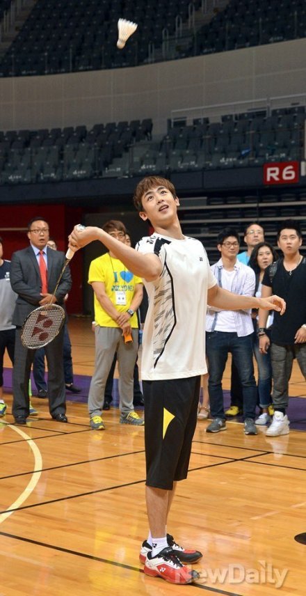 【初心-图片】140614#Nichkhun# YONEX“2014年全国多文化家族羽毛球大会”新闻图PART6~蝈蝈今天很开心吧【cr as tagged】