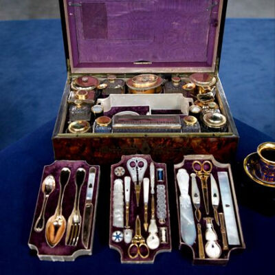 Vanity and sewing box, traveler's necessaire, x. 1840