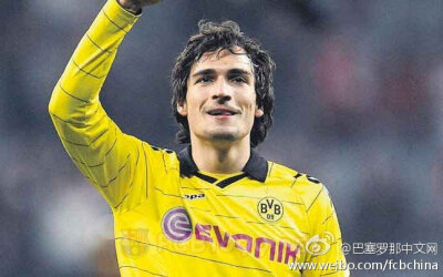 胡梅尔斯（德国） 英文名:Mats Hummels 生日:1988-12-16 身高:1.92 体重:90 位置:后卫 比赛信息 国家队出场次数/进球数：28次/2进球 曾效力俱乐部：拜仁 本赛季俱乐部出场数：出场34次/2进球