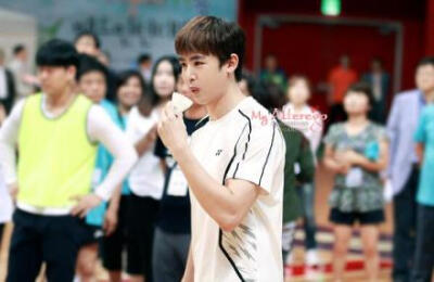 【PIC】140615 #Nichkhun# 140614多文化家族羽毛球补图8P cr：danjisoo 请大家不要舔屏#Nichkhun宁静致远 微笑面对#