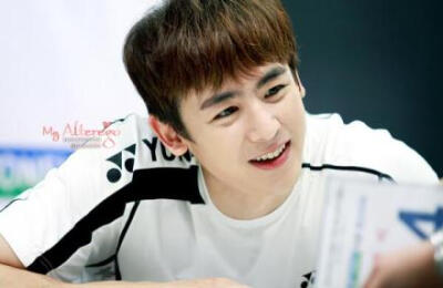 【PIC】140615 #Nichkhun# 140614多文化家族羽毛球补图8P cr：danjisoo 请大家不要舔屏#Nichkhun宁静致远 微笑面对#