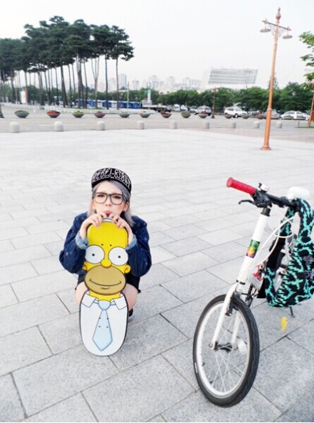 Simpson a skateboard