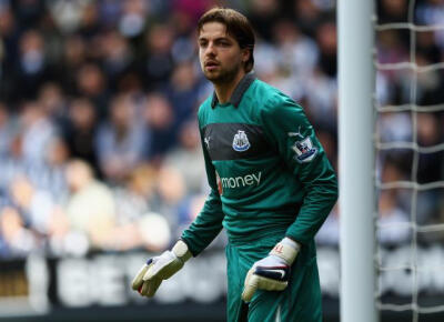 克鲁尔（荷兰） 英文名:Tim Krul 生日:1988-4-3 身高:1.93 体重:84 位置:门将 比赛信息 国家队出场次数/进球数：5次/0进球 曾效力俱乐部：ADO海牙 本赛季俱乐部出场数：出场38次/0进球