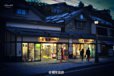 小樽——童话之城，日本北方曾经最繁华的港口城市，充满浪漫情调的小镇景观，以精美的玻璃工艺品著称。(net)