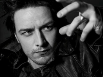 #james mcavoy# photoshoot by Davis Factor，这套真是酷媚狂狷。。。。第一张和第五张都看得我愣了好久还有这个酷炫的发型。。。。不过接下来的那几张就好多了~有骷髅爪子的衣服真是太拉风了！18张打包链接: http:/…