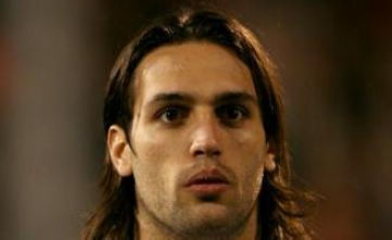 萨马拉斯（希腊） 英文名:Georgios Samaras 生日:1985-2-21 身高:1.92 体重:86 位置:前锋