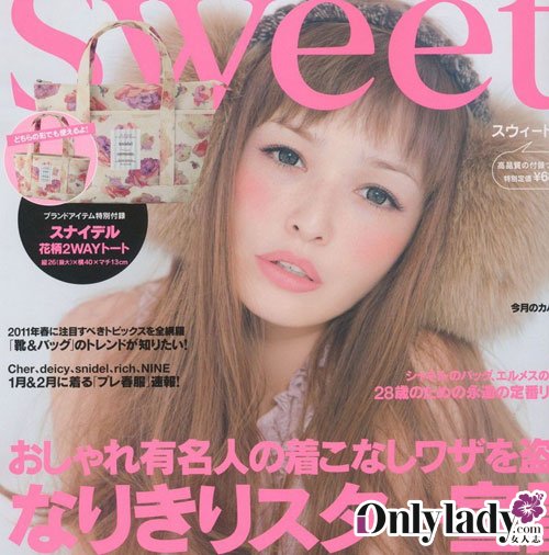 还记得梨花吗？法国血统的梨花头创始人，下垂眼妆亦是她的招牌LOOK~