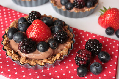 Pretzel Crust Nutella Mini Cakes by AlasseaSuru