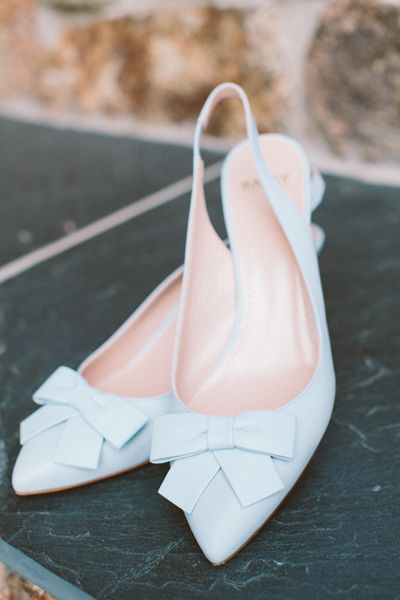 #新娘婚鞋# Wedding Planning: Amanda Gray/Ashley Baber Weddings www.ashleybaberweddings.com, Photography: http://www.samstroudphoto.com/, Flowers: Meg Laughon #blue #shoes #Charlottesville #Virginia #wedding http://iloveswmag.com/2013/07/24/classic-virginia-wedding-by-sam-stroud/。曦 @晨曦小径