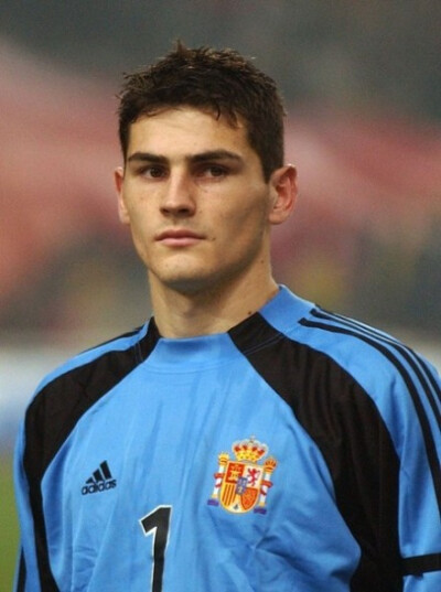 #Iker Casillas# 心里很早就明白这次世界杯将是你参加的最后一届 可还是没准备好你这么快就离开。。。欧冠世界杯欧冠，在我心里从来没有一个门将能像你这么出色 Good job Captain...1号圣卡西You have made history …