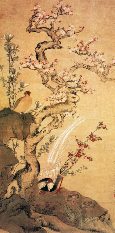 《杏花锦鸡图》 此图奇石兀立，一杏树干老、枝虬、花荣，旁有辛夷伴立；坡有二枝蝴蝶花，招展迎风。两锦鸡一伫立石端，一立坪地，姿态威武，羽毛点染细腻妩媚，生动活泼。作者擅写生，熟识禽鸟动静和花木风姿。此图…