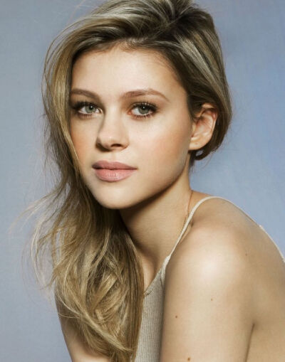 妮可拉·佩尔茨 (Nicola Peltz)