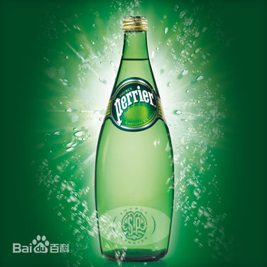 巴黎水Perrier是一种天然有气矿泉水。制作巴黎水的水源位于法国南部，靠近尼姆的Vergèze镇内的孚日山脉，是天然有气矿泉水与天然二氧化碳及矿物质的结合