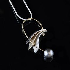 垂饰 | Maressa Tosto Merwarth. &amp;quot;Embrace&amp;quot;. Sterling silver, 14k yellow gold, diamond, Tahitian pearl on 14k gold wire