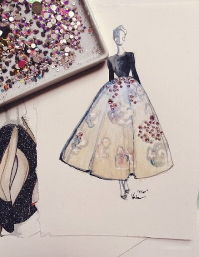 华丽的服装手绘图，好像在看一场纸上的时装秀。赞！ | by：Marangoni