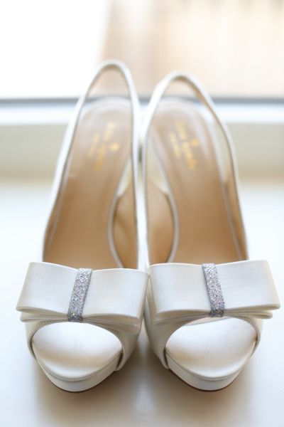 #新娘婚鞋# #白色婚鞋# Kate Spade glam heels. : www.katespade.com Photography: Aaron Snow Photography - aaronsnowphotography.com。曦 @晨曦小径