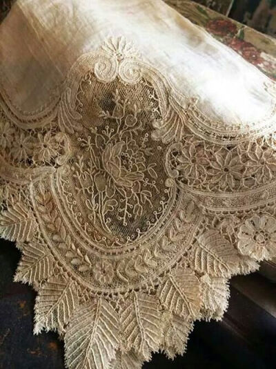 Breathtaking antique lace handkerchief