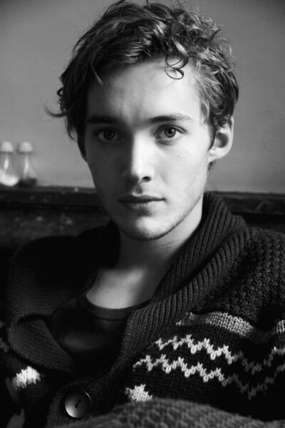 Toby Regbo