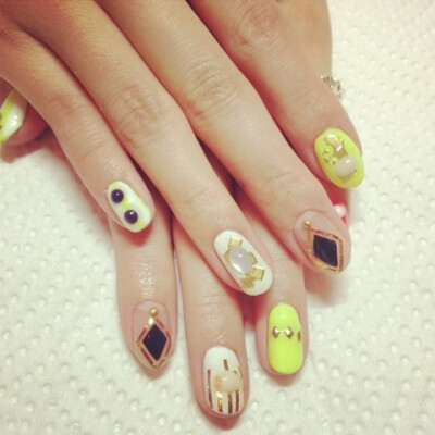 nails