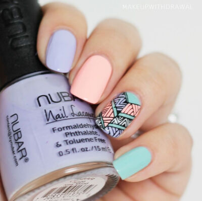 Pastel nails