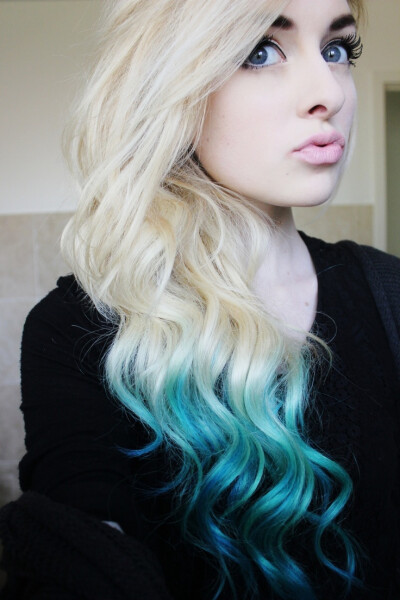 Blonde/teal ombre