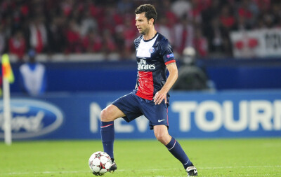 蒂亚戈-莫塔（意大利） 英文名:Thiago Motta 生日:1982-8-28 身高:1.87 体重:83 位置:中场 比赛信息 国家队出场次数/进球数：14次/1进球 曾效力俱乐部：巴萨B、马竞、国米 本赛季俱乐部出场数：出场47次/6进球 现役…