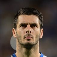 斯帕西奇（波黑） 英文名:Emir Spahic 生日:1980-8-18 身高:1.83 体重:77 位置:后卫 比赛信息 现役俱乐部:勒沃库森