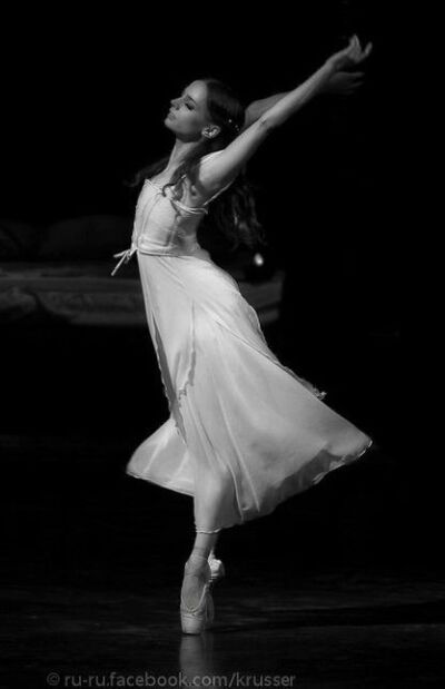 Maria Kochetkova in Romeo and Juliet at Mikhailovsky Theater. Photo by Nikolay Krusser