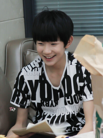 TFBOYS王源 wangyuan 519重庆飞长沙 cr-TTTing__ 微笑 暖男