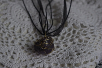 玄云荏苒幻紫色,金楼宝阙蒸琼田